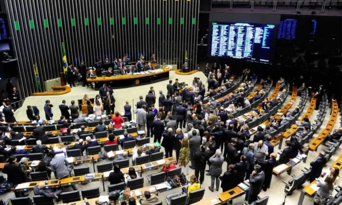 camara-deputados-e1559597695257-1024x614-1.webp