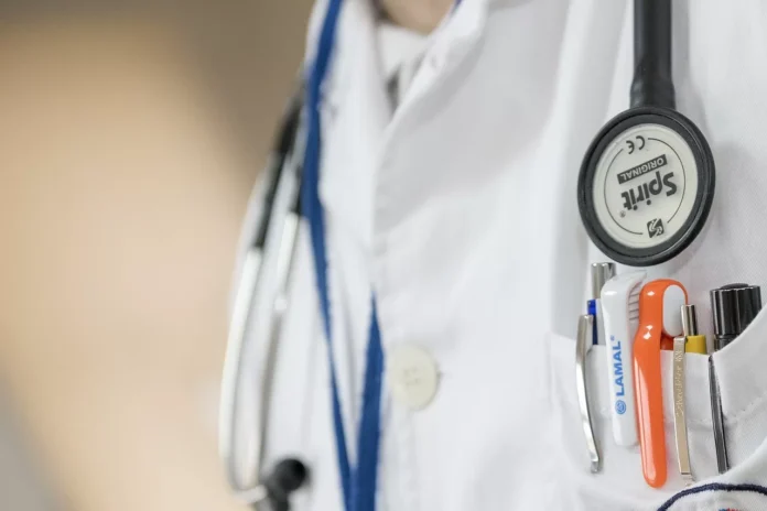 doctor-563428_1280.webp
