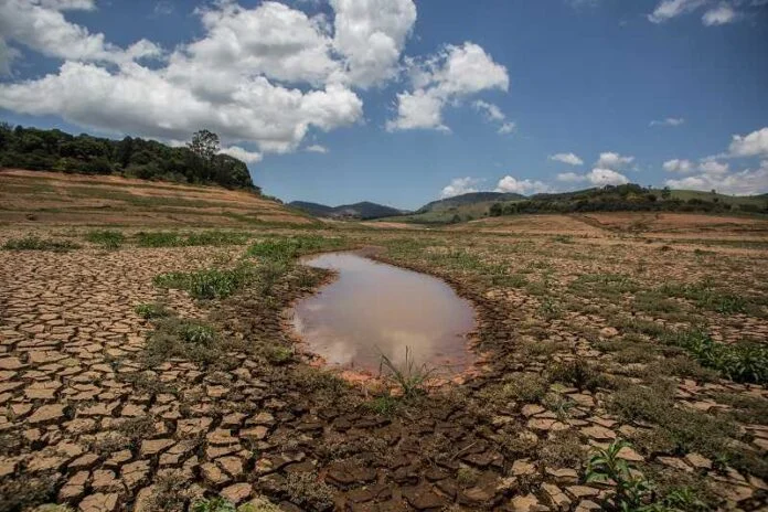 seca_nordeste_paraiba-696x464-1.webp