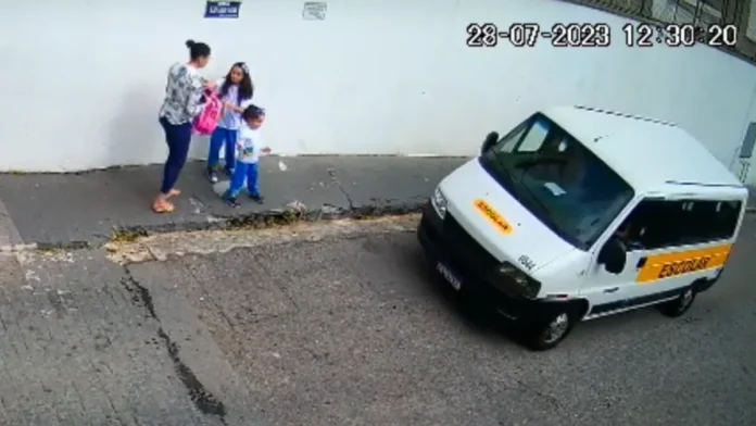 Escola-Municipal-de-Educacao-Basica-Cecilia-Meireles.webp