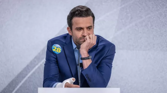 pablo-marcal-em-debate-folhauol-entre-candidatos-a-prefeitura-de-sao-paulo-1728337669229_v2_900x506.webp